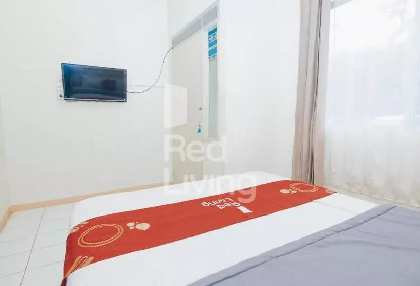 Hotelli Redliving Apartemen Emerald Hill   Sr Rooms Tower Green