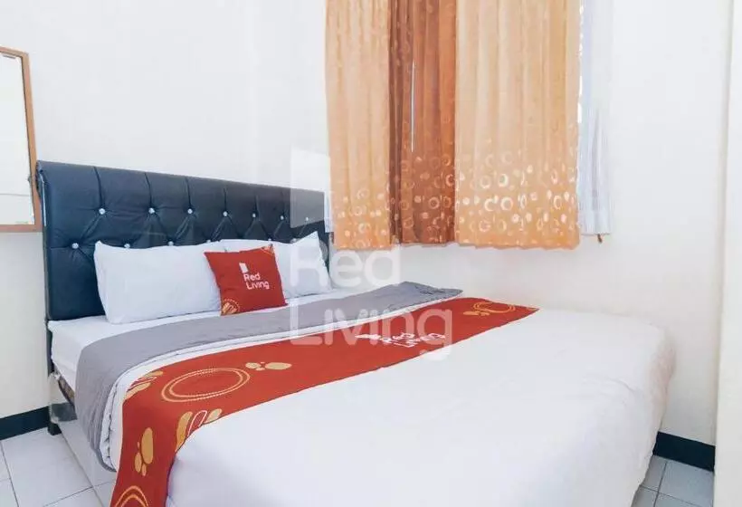 Hotelli Redliving Apartemen Emerald Hill   Sr Rooms Tower Green