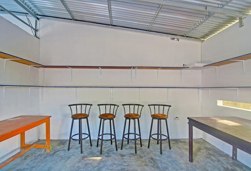 Отель Spot On 91995 Cvictory Inn