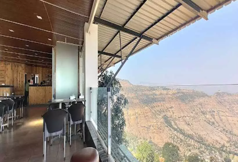 Hotelli The Royal Heaven Resort