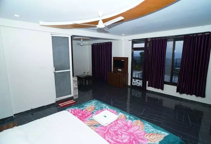 Hotelli The Royal Heaven Resort