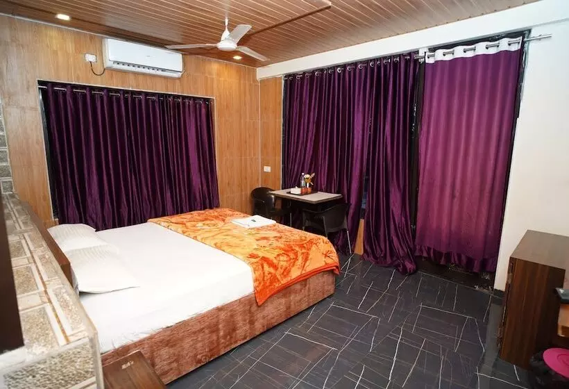 Hotelli The Royal Heaven Resort