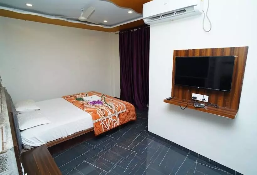 Hotelli The Royal Heaven Resort