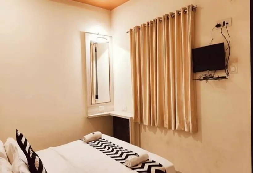 Hotelli The Royal Heaven Resort