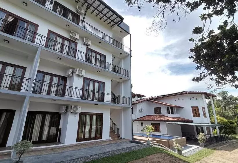 هتل Y Villa Residencies