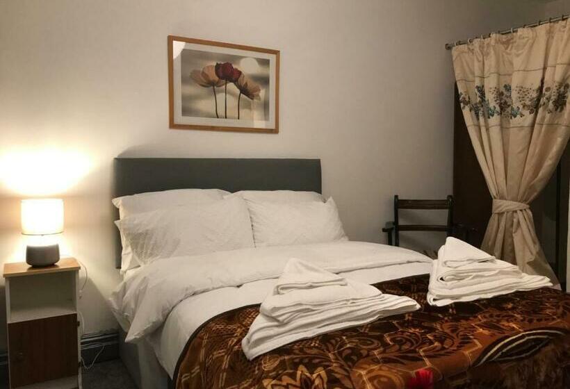 פנסיון The Skipton Villa   The Gold