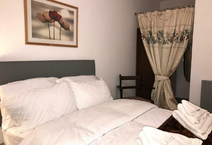 פנסיון The Skipton Villa   The Gold