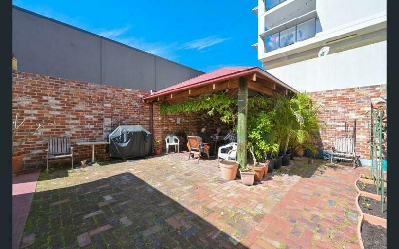 הוסטל Emu Backpackers Perth Note Valid Passport Required For Check In