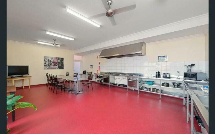 הוסטל Emu Backpackers Perth Note Valid Passport Required For Check In