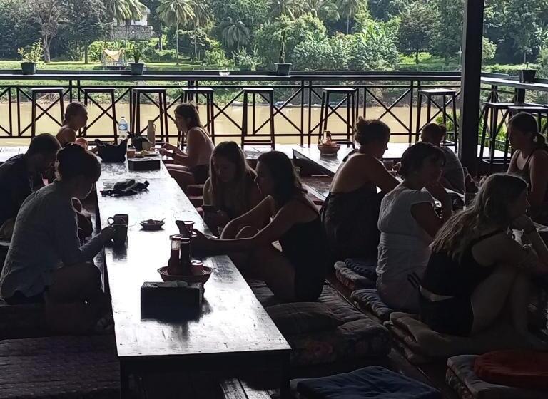 호스텔 Funny Riverside Backpackers