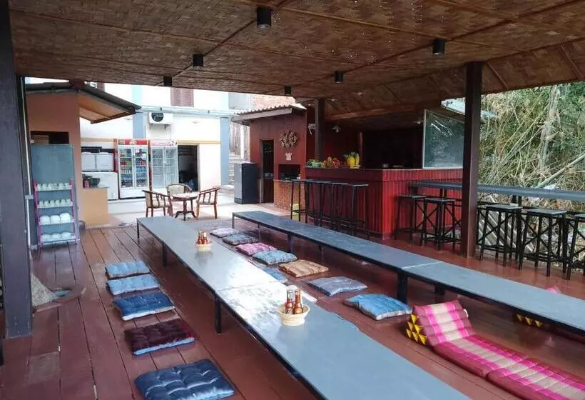 ユースホステル Funny Riverside Backpackers