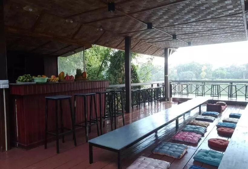 ユースホステル Funny Riverside Backpackers