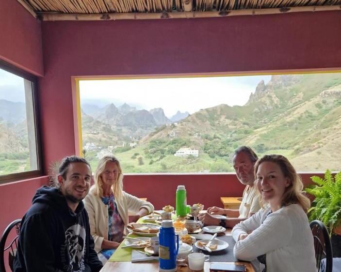 تختخواب و صبحانه Casa Familiar Pôr Do Sol