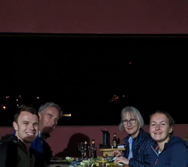 تختخواب و صبحانه Casa Familiar Pôr Do Sol