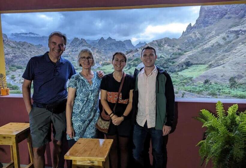 تختخواب و صبحانه Casa Familiar Pôr Do Sol