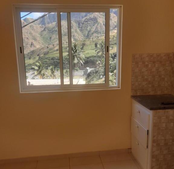 تختخواب و صبحانه Casa Familiar Pôr Do Sol