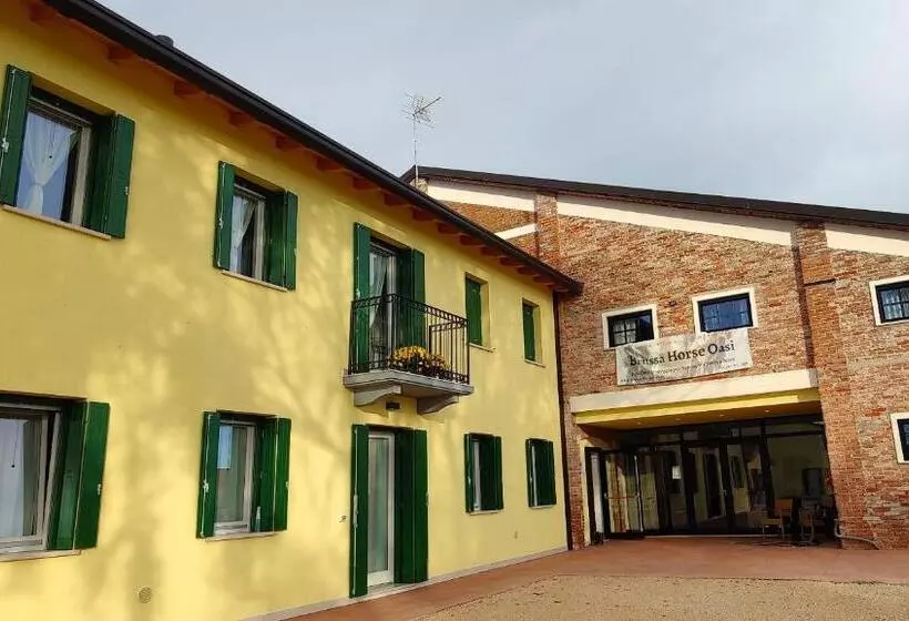 Hotelli Brussa Horse Oasi
