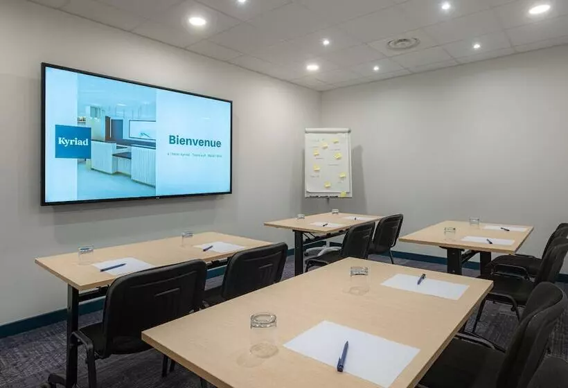 Hotelli Kyriad Tours Sud  Ballan Mire