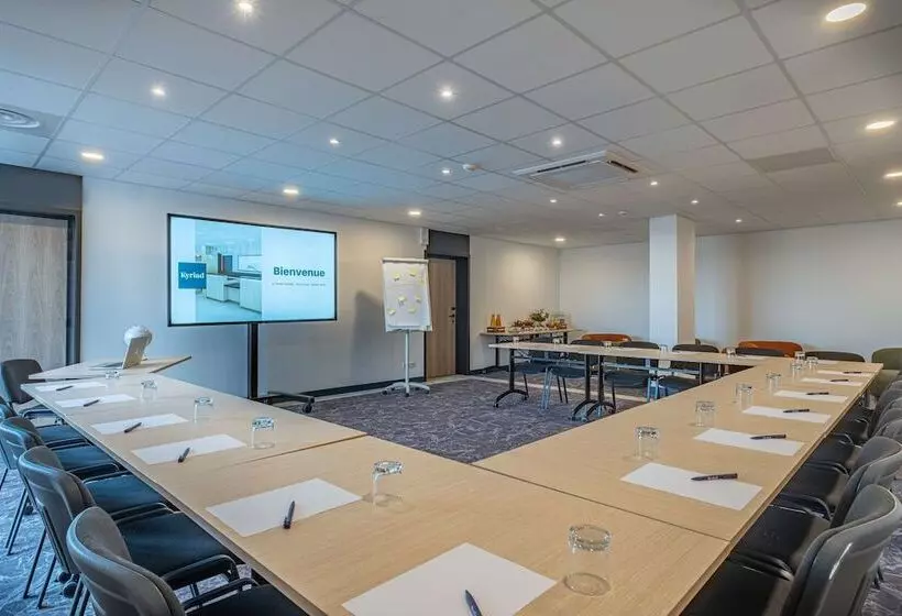 Hotelli Kyriad Tours Sud  Ballan Mire