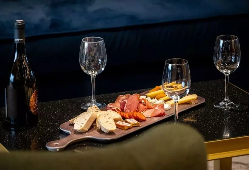 Hotelli Kyriad Tours Sud  Ballan Mire