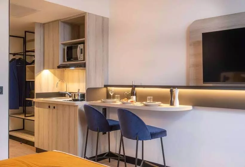 Hotelli Kyriad Tours Sud  Ballan Mire