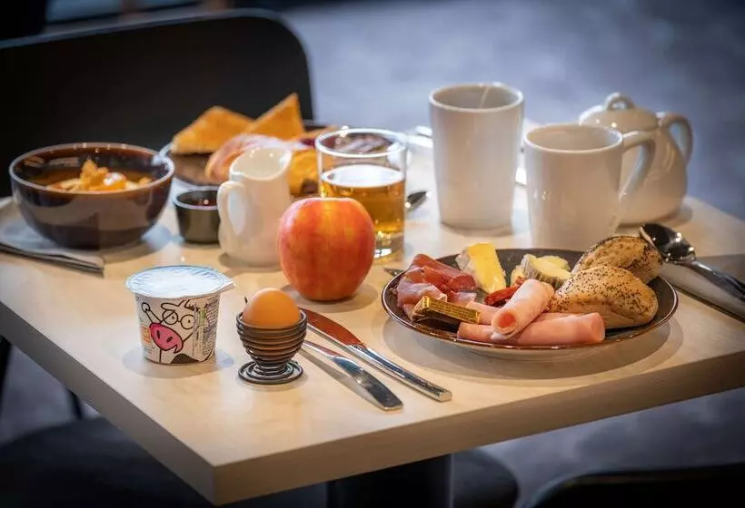 Hotelli Kyriad Tours Sud  Ballan Mire