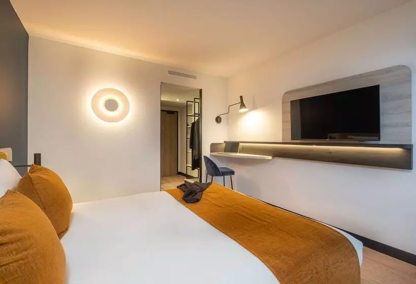 Hotelli Kyriad Tours Sud  Ballan Mire