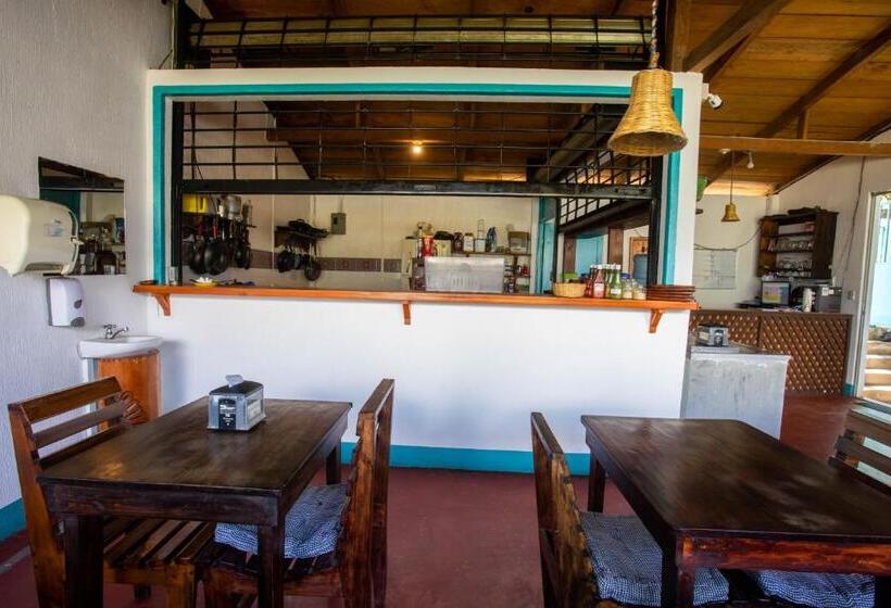 هتل Y Rest. Las Cristalinas