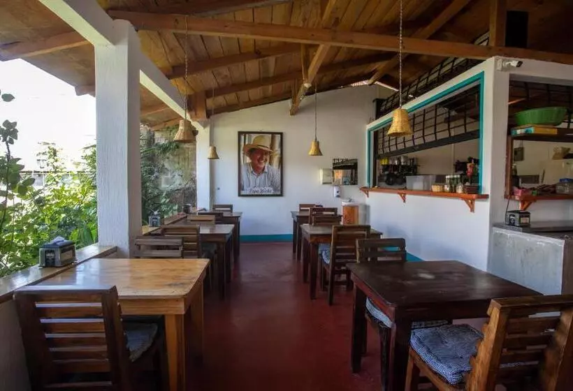 هتل Y Rest. Las Cristalinas