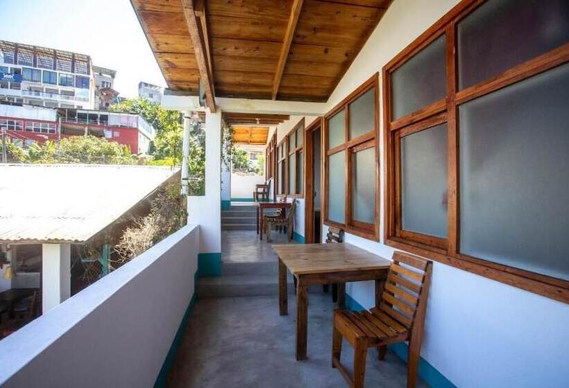 هتل Y Rest. Las Cristalinas