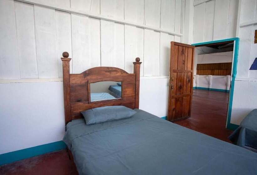 هتل Y Rest. Las Cristalinas