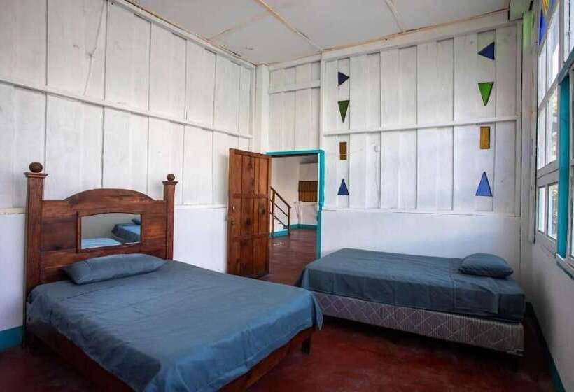 هتل Y Rest. Las Cristalinas