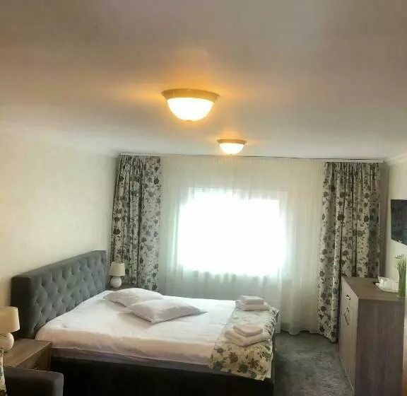 ペンション Bucegi View Apartament