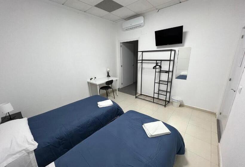 פנסיון Hostal Kaizen