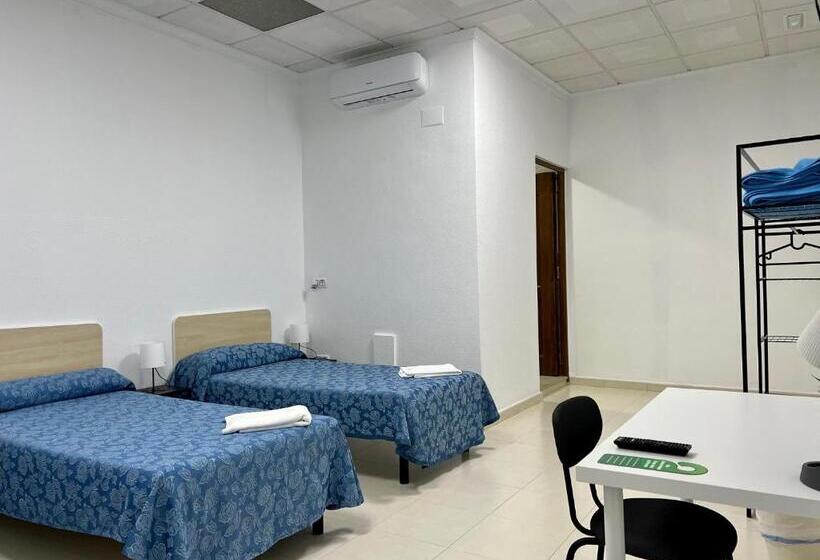 פנסיון Hostal Kaizen