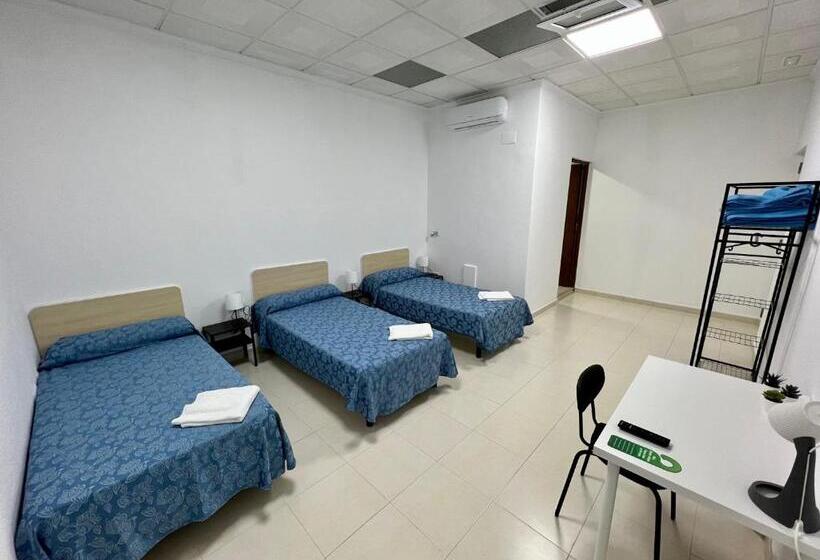 פנסיון Hostal Kaizen