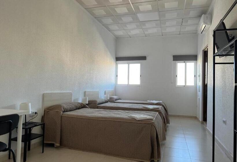 פנסיון Hostal Kaizen