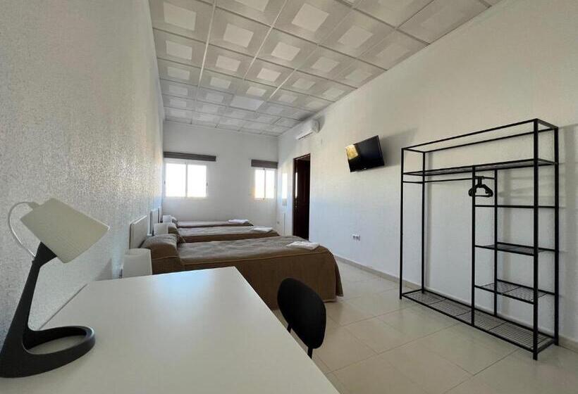 פנסיון Hostal Kaizen