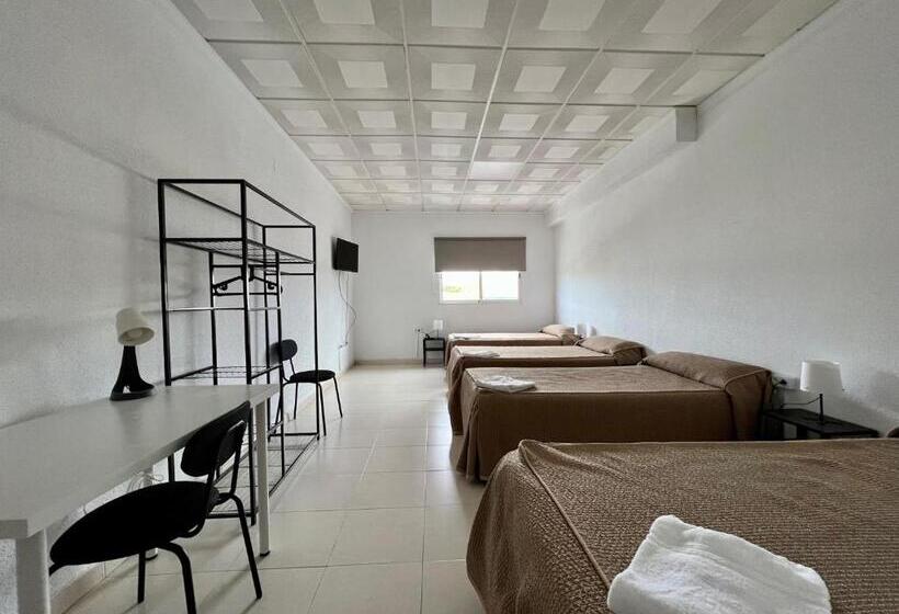 פנסיון Hostal Kaizen