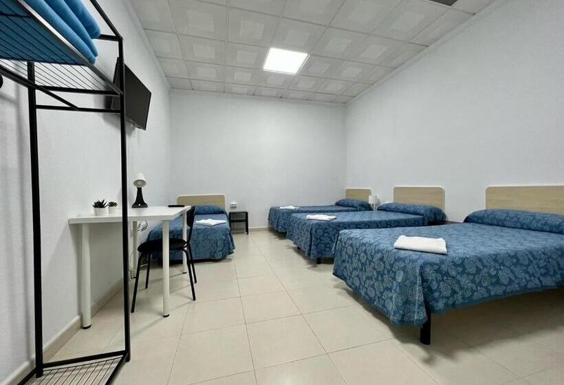 פנסיון Hostal Kaizen