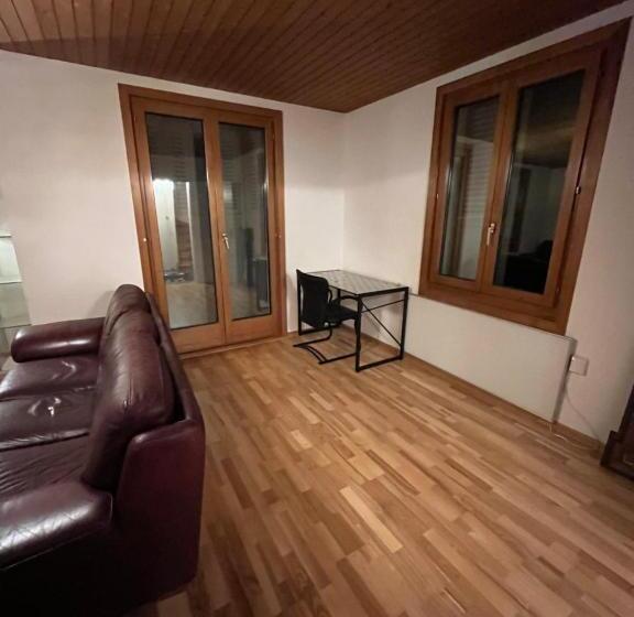 Pension 5 Private Rooms Station For Long Term