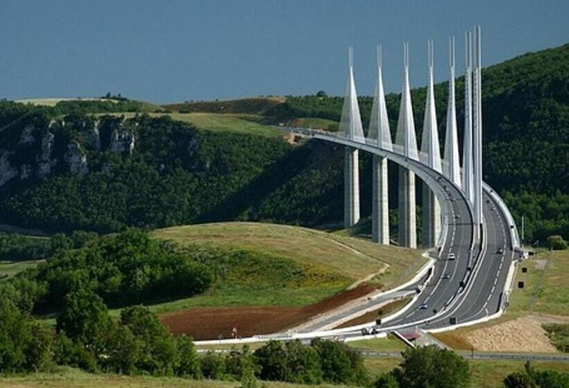 ベッドアンドブレックファースト Chambre Au Calme Avec Spa Privatif Gratuit Sud Aveyron Les Palmiers Des Causses