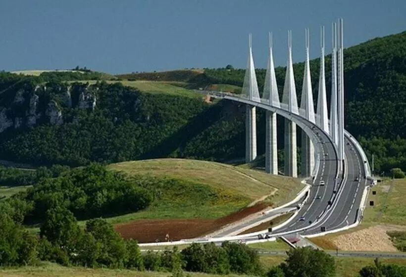 Aamiaismajoitus (B&B) Chambre Au Calme Avec Spa Privatif Gratuit Sud Aveyron Les Palmiers Des Causses