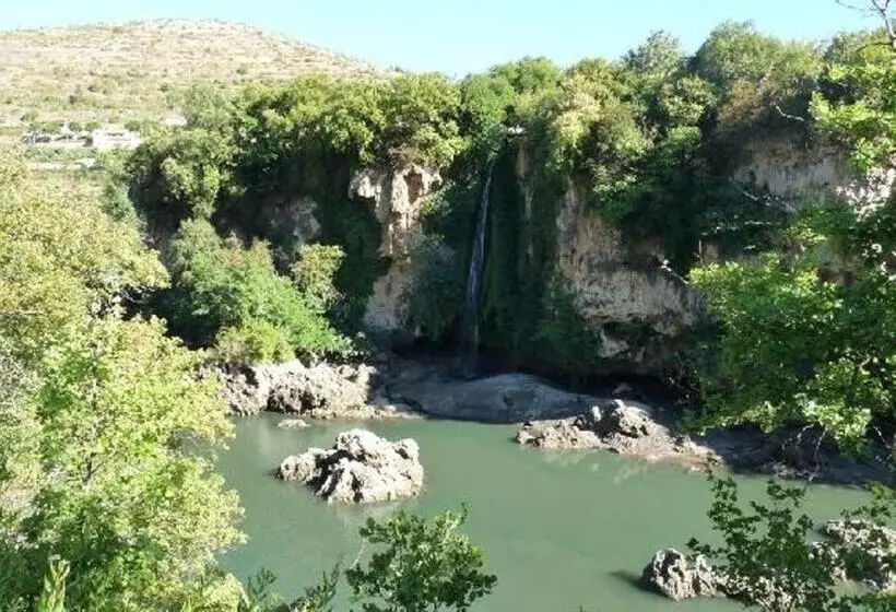 Aamiaismajoitus (B&B) Chambre Au Calme Avec Spa Privatif Gratuit Sud Aveyron Les Palmiers Des Causses