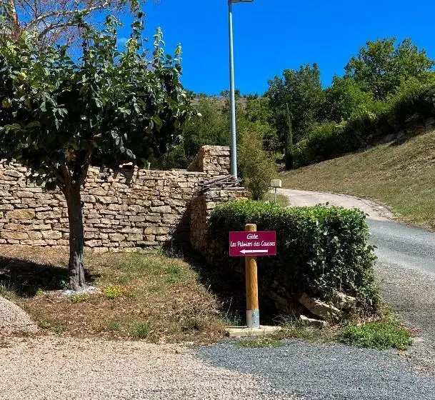 Aamiaismajoitus (B&B) Chambre Au Calme Avec Spa Privatif Gratuit Sud Aveyron Les Palmiers Des Causses
