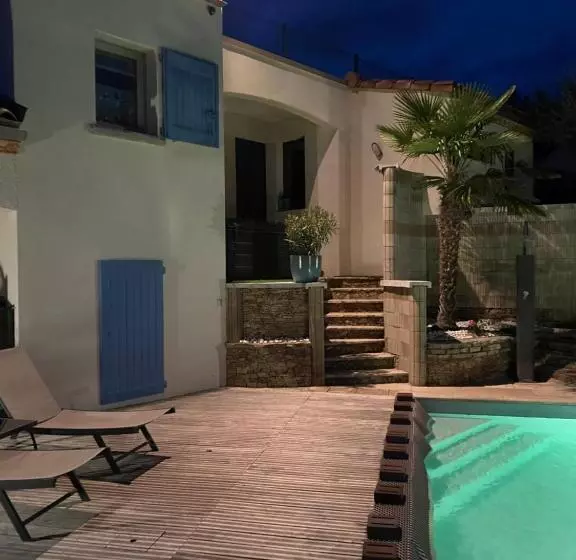 Aamiaismajoitus (B&B) Chambre Au Calme Avec Spa Privatif Gratuit Sud Aveyron Les Palmiers Des Causses