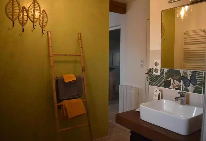 Aamiaismajoitus (B&B) Chambre Au Calme Avec Spa Privatif Gratuit Sud Aveyron Les Palmiers Des Causses
