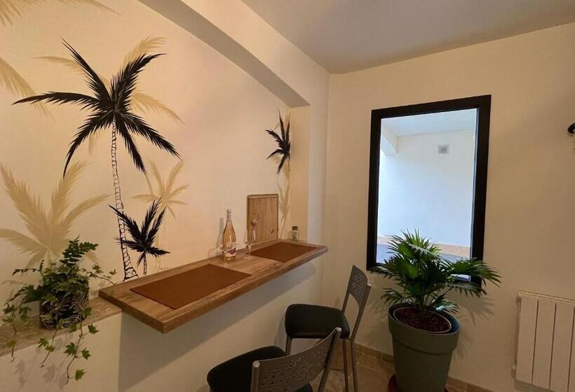 ベッドアンドブレックファースト Chambre Au Calme Avec Spa Privatif Gratuit Sud Aveyron Les Palmiers Des Causses