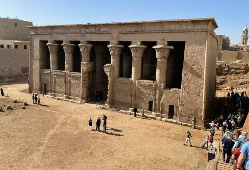 تختخواب و صبحانه Little Pharaoh