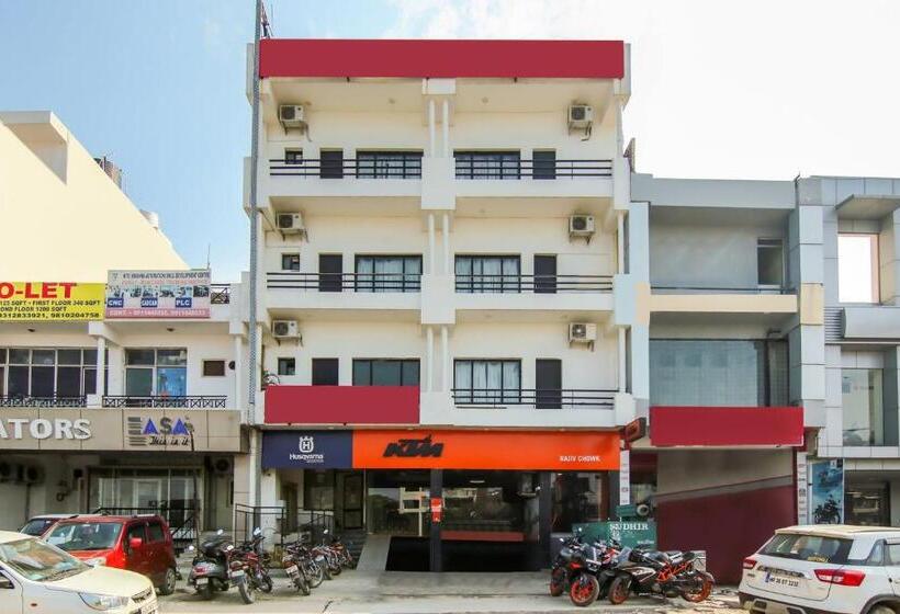 호텔 O Dream View Near Omaxe Celebration Mall